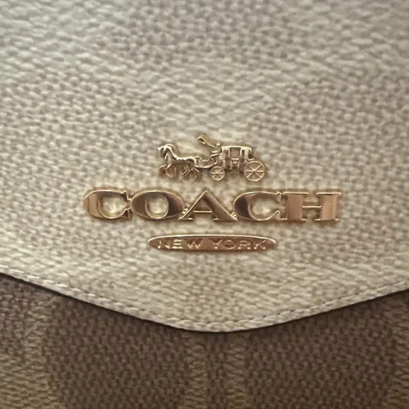 NEW COACH ENVELOPE CROSSBODY PURSE (color:Sand/tan) - Picture 4 of 11